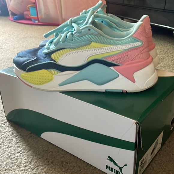 Puma - Picture 2 of 2